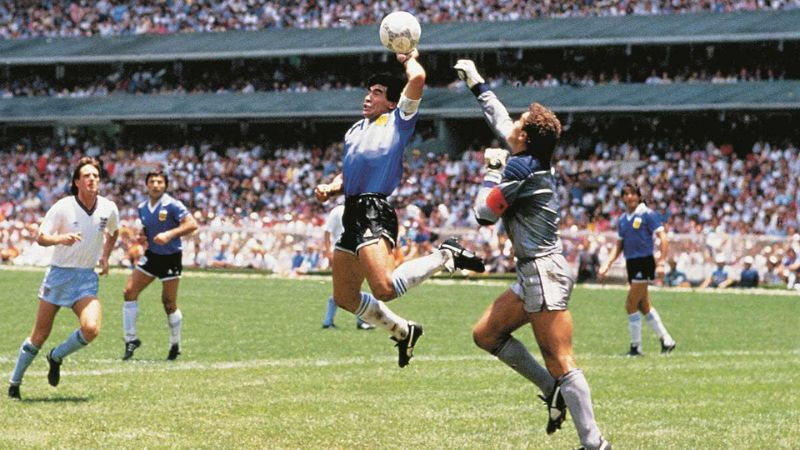 Huyền Thoại Bóng Đá Maradona – bàn tay của Chúa